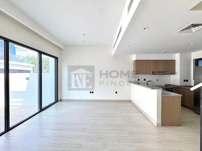 Townhouse for Rent in Damac Lagoons - Santorini 1, Dubai - 3BR Townhouse | Family-Friendly | Unfurnished at 155000 AED