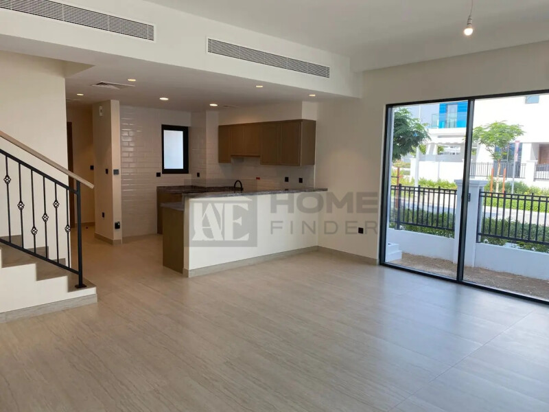 Townhouse for Rent in Santaroni - Damac Lagoon, Dubai - Corner Unit | Close to Park | DAMAC Lagoons at 300000 AED