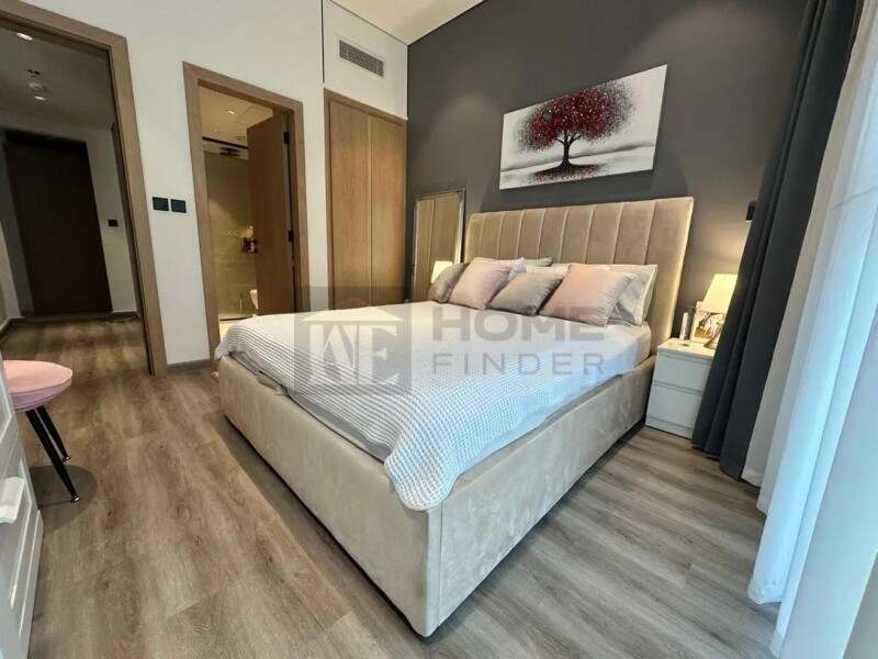 Apartment for Sale in Beverly Residence 1 - Jumeirah Village Circle, Dubai - Upgraded Interior | Rented | High ROI at 1140000 AED