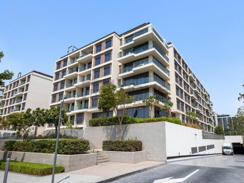 Apartment for Sale in MULBERRY at PARK HEIGHTS Building B2 - Dubai Hills, Dubai - Chiller Free | Pool View | Open Plan at 3499997 AED