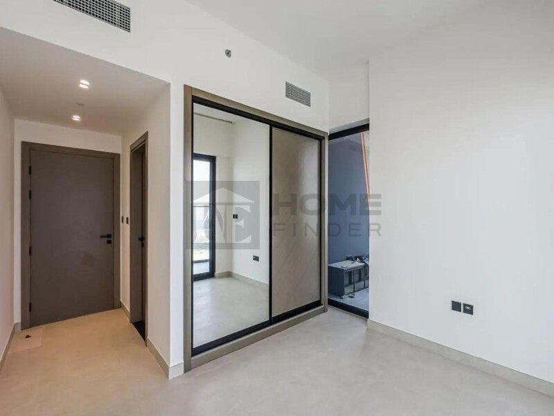 Apartment for Sale in Reva Residence - Business Bay, Dubai - Motivated Seller | High Floor | Canal and Burj Khalifa View at 1600000 AED