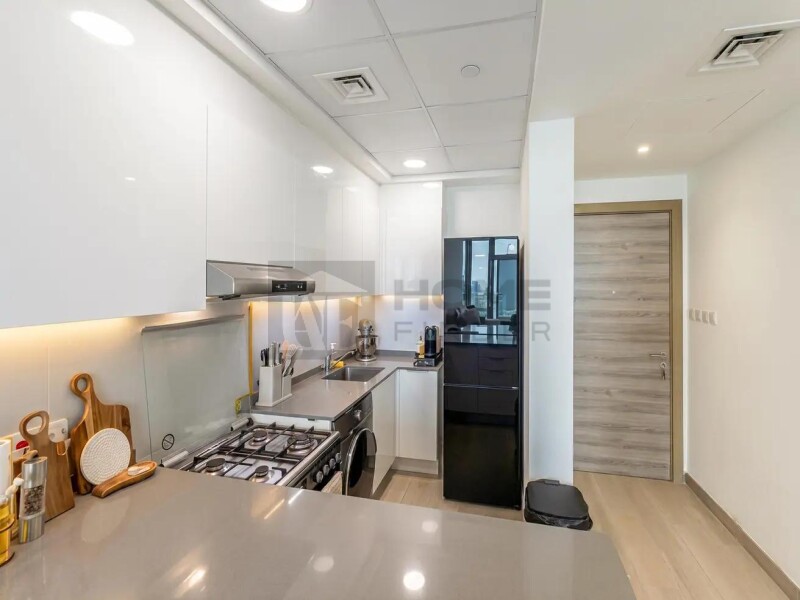Apartment for Rent in Bloom Tower C - Jumeirah Village Circle, Dubai - High Floor | Furnished | 6 Cheques at 80000 AED