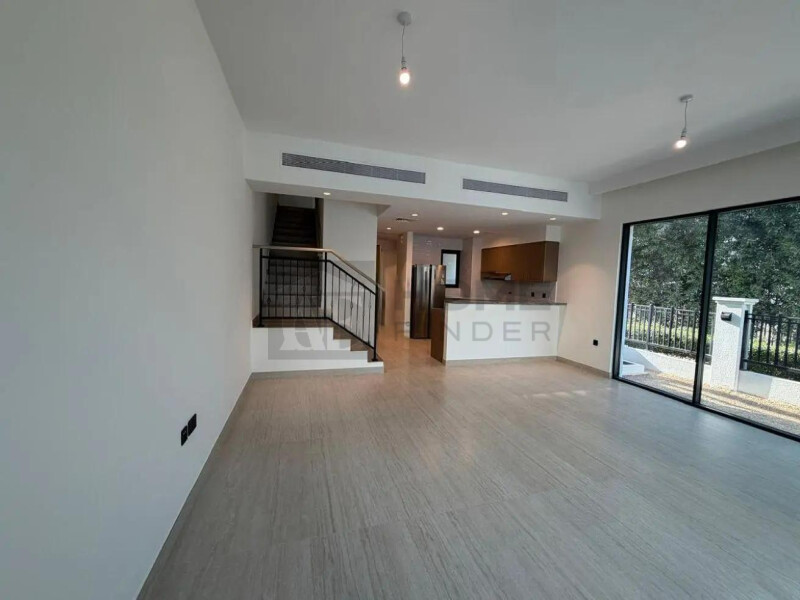 Townhouse for Rent in Damac Lagoons - Santorini 1, Dubai - 4 BR Townhouse | Single Row | Great Location at 170000 AED