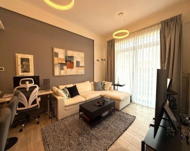 Vacant | Pool View | Well Maintained