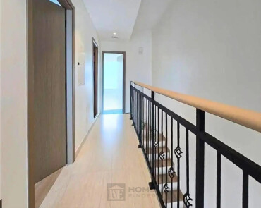 Single Row | Top Location | Courtyard Ready