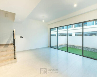 Ready Garden | Kitchen Equipped | Corner Villa